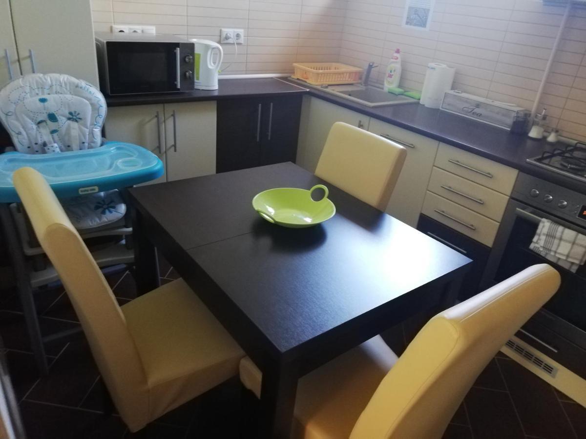 Newisland Family Apartman Sárvár Exterior foto